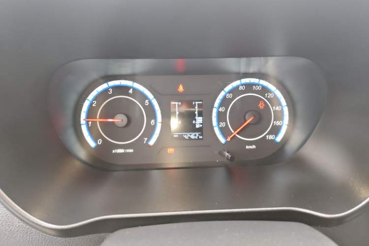 Used CHANGAN KAICHENG Ruixing M60 2023 1.5L GDI Comfort-Class Passenger Vehicle 6/7 Seats Instrument Cluster