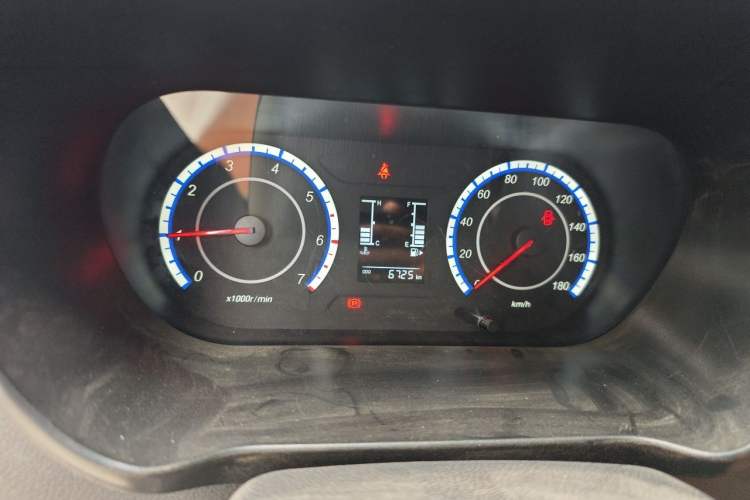 Used CHANGAN KAICHENG Ruixing M60 2023 1.5L GDI Elite-Class Passenger Vehicle 6/7 Seats Instrument Cluster