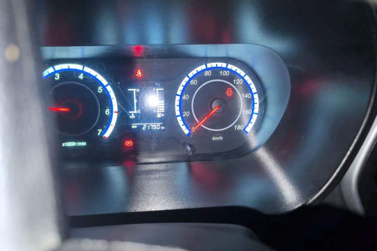 Used CHANGAN KAICHENG Ruixing M60 2023 1.5L GDI Comfort-Class Passenger Vehicle 6/7 Seats Instrument Cluster