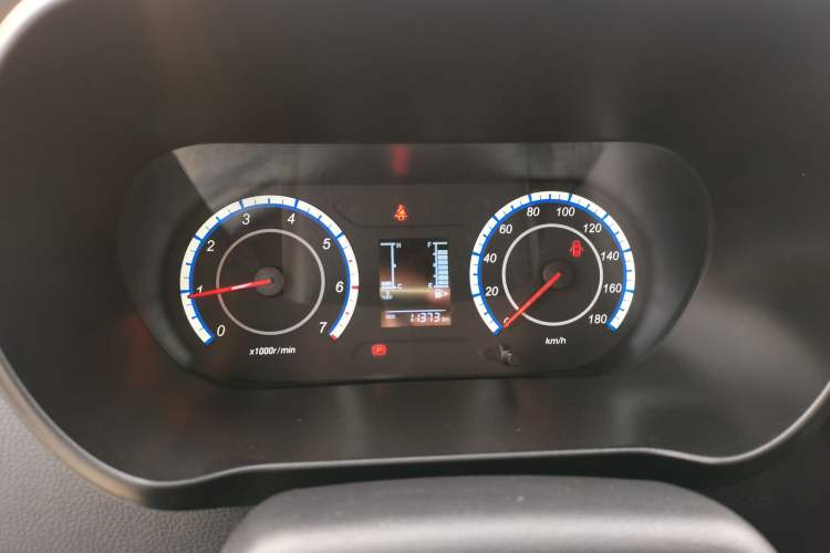 Used CHANGAN KAICHENG Ruixing M60 2023 1.5L GDI Comfort-Class Passenger Vehicle 6/7 Seats Instrument Cluster
