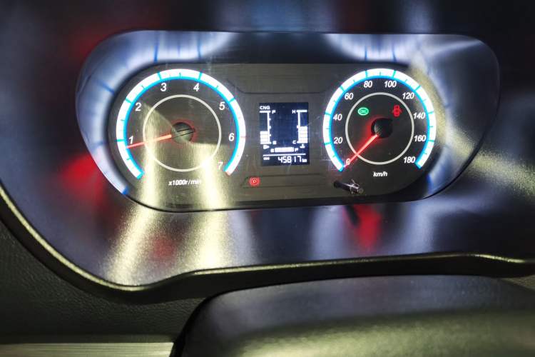 Used CHANGAN KAICHENG Ruixing M60 2023 1.6L CNG Comfort-Grade 6-Seater Passenger Vehicle Instrument Cluster
