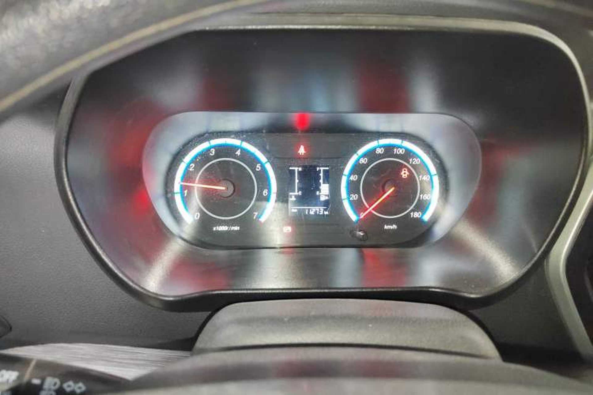 Used CHANGAN KAICHENG Ruixing M60 2023 1.5L GDI Comfort-Class Passenger Vehicle 6/7 Seats Instrument Cluster