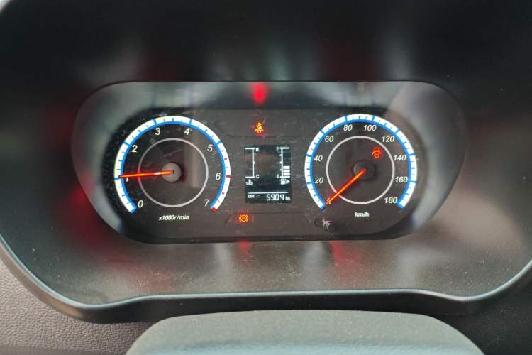 Used CHANGAN KAICHENG Ruixing M60 2023 1.5L GDI Comfort-Class Passenger Vehicle 6/7 Seats Instrument Cluster