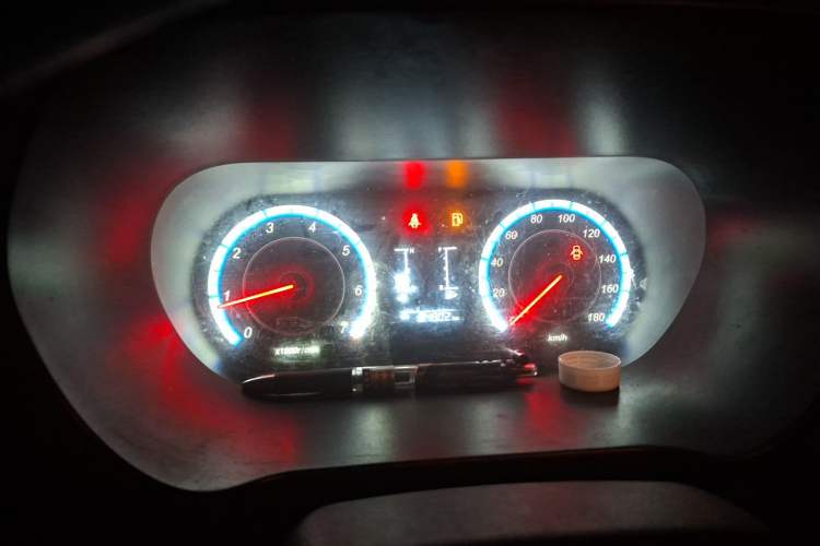 Used CHANGAN KAICHENG Ruixing M60 2023 1.5L GDI Comfort Van 2-Seater Instrument Cluster