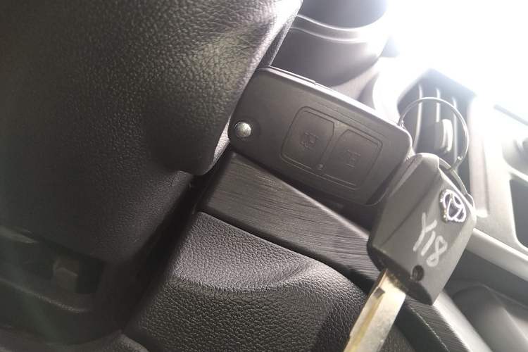 Used CHANGAN KAICHENG Ruixing M60 2023 1.5L GDI Comfort-Class Passenger Vehicle 6/7 Seats Interior 1