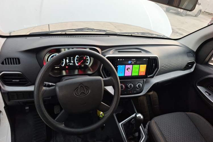 Used CHANGAN KAICHENG Ruixing M60 2023 1.5L GDI Comfort Van 2-Seater Interior 2