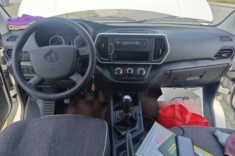 Used CHANGAN KAICHENG Ruixing M60 2023 1.5L GDI Comfort-Class Passenger Vehicle 6/7 Seats Interior 2