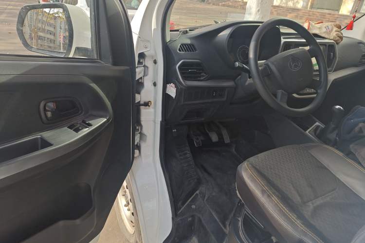 Used CHANGAN KAICHENG Ruixing M60 2023 1.5L GDI Comfort Van 2-Seater Interior 3