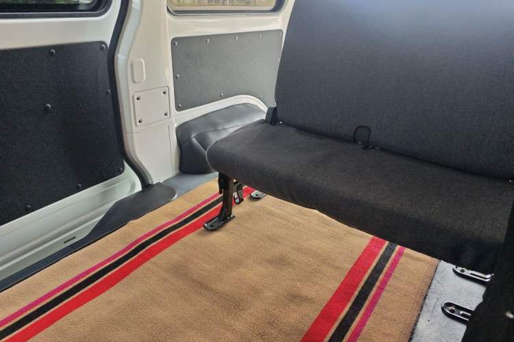 Used CHANGAN KAICHENG Ruixing M60 2023 1.5L GDI Comfort-Class Passenger Vehicle 6/7 Seats Interior 4