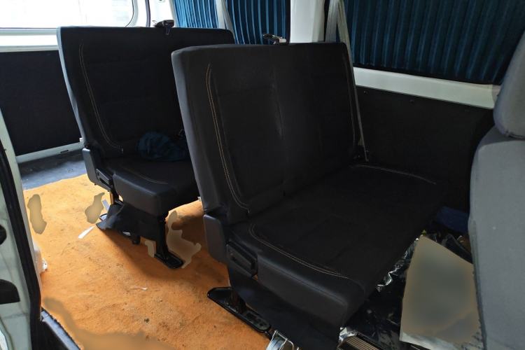 Used CHANGAN KAICHENG Ruixing M60 2023 1.5L GDI Comfort-Class Passenger Vehicle 6/7 Seats Interior 4