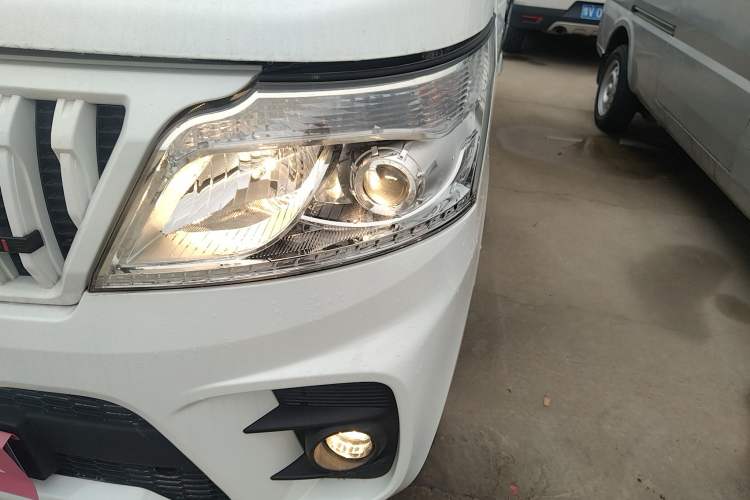 Used CHANGAN KAICHENG Ruixing M60 2023 1.5L GDI Comfort-Class Passenger Vehicle 6/7 Seats Left Front Headlight