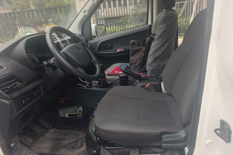 Used CHANGAN KAICHENG Ruixing M60 2023 1.6L CNG Comfort-Grade 6-Seater Passenger Vehicle Left Front Seat