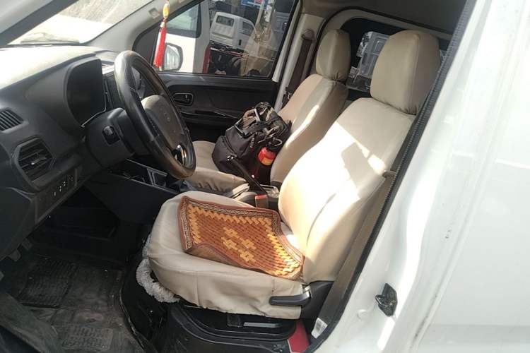 Used CHANGAN KAICHENG Ruixing M60 2023 1.5L GDI Comfort-Class Passenger Vehicle 6/7 Seats Left Front Seat