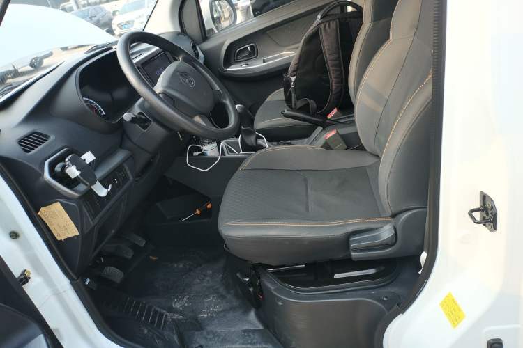 Used CHANGAN KAICHENG Ruixing M60 2023 1.5L GDI Comfort-Class Passenger Vehicle 6/7 Seats Left Front Seat