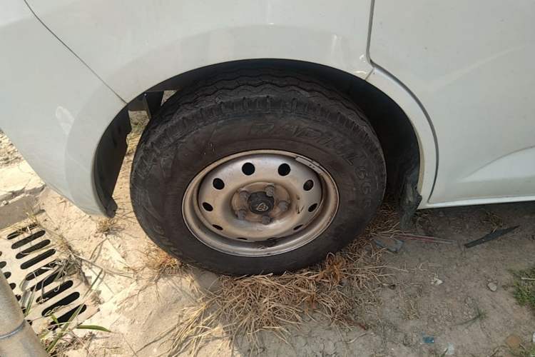 Used CHANGAN KAICHENG Ruixing M60 2023 1.5L GDI Comfort-Class Passenger Vehicle 6/7 Seats Left Front Wheel Hub
