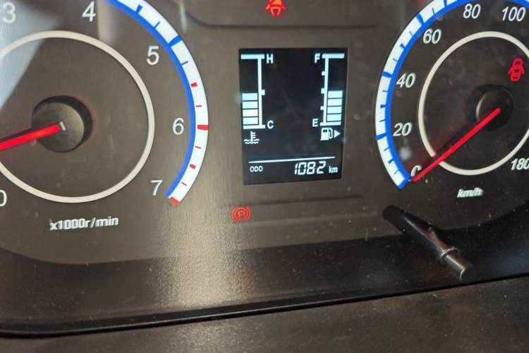 Used CHANGAN KAICHENG Ruixing M60 2023 1.5L GDI Comfort-Class Passenger Vehicle 6/7 Seats Odometer Close Up