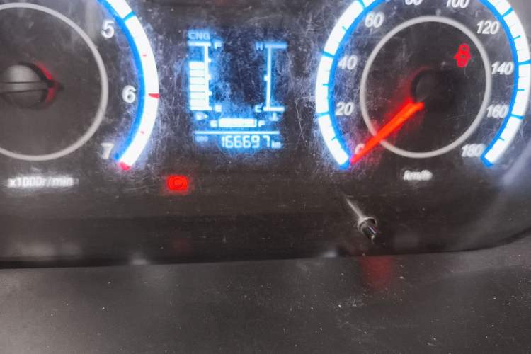 Used CHANGAN KAICHENG Ruixing M60 2023 1.6L CNG Comfort-Grade 6-Seater Passenger Vehicle Odometer Close Up