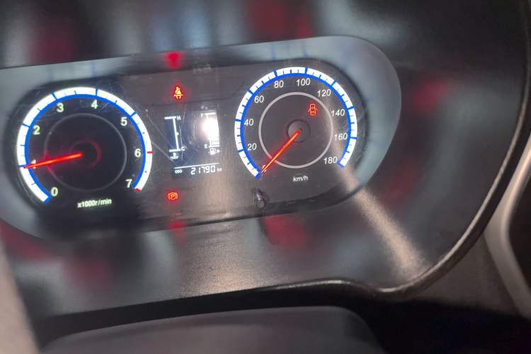 Used CHANGAN KAICHENG Ruixing M60 2023 1.5L GDI Comfort-Class Passenger Vehicle 6/7 Seats Odometer Close Up