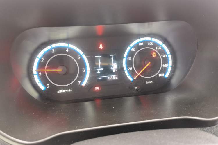 Used CHANGAN KAICHENG Ruixing M60 2023 1.5L GDI Basic Model Passenger Vehicle 6/7 Seats Odometer Close Up