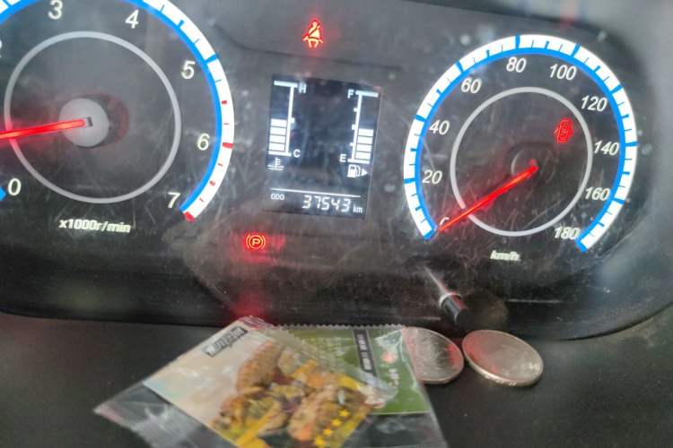 Used CHANGAN KAICHENG Ruixing M60 2023 1.5L GDI Comfort Van 2-Seater Odometer Close Up