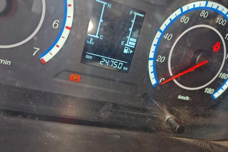 Used CHANGAN KAICHENG Ruixing M60 2023 1.5L GDI Comfort Van 2-Seater Odometer Close Up