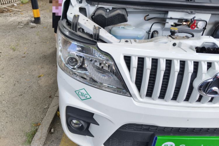 Used CHANGAN KAICHENG Ruixing M60 2023 1.6L CNG Comfort-Grade 6-Seater Passenger Vehicle Right Front Headlight