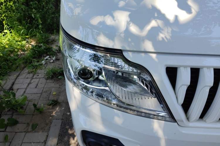 Used CHANGAN KAICHENG Ruixing M60  Right Front Headlight
