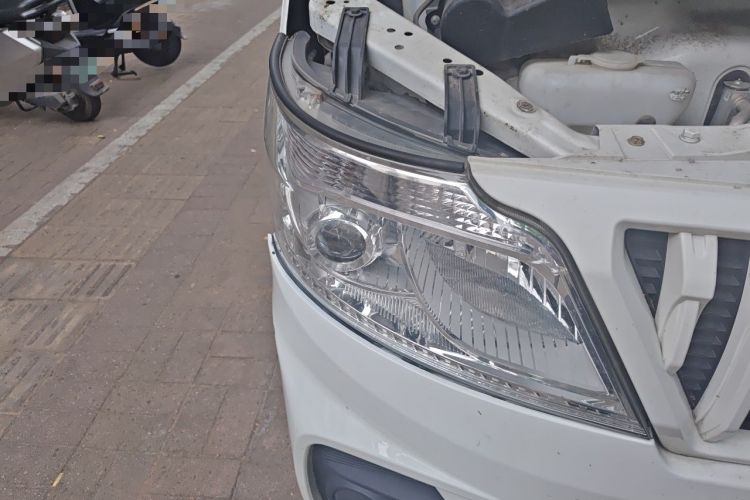 Used CHANGAN KAICHENG Ruixing M60 2023 1.5L GDI Comfort-Class Passenger Vehicle 6/7 Seats Right Front Headlight