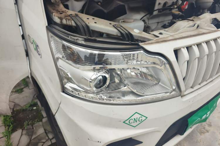 Used CHANGAN KAICHENG Ruixing M60 2023 1.6L CNG Comfort-Grade 6-Seater Passenger Vehicle Right Front Headlight