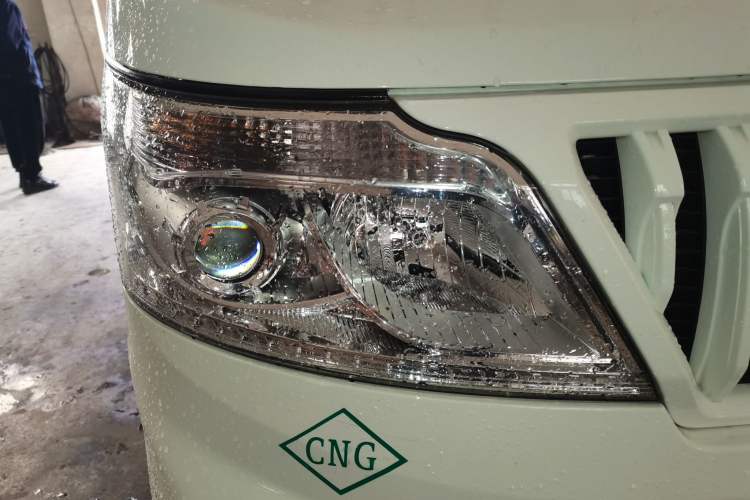 Used CHANGAN KAICHENG Ruixing M60 2023 1.6L CNG Comfort-Grade 6-Seater Passenger Vehicle Right Front Headlight