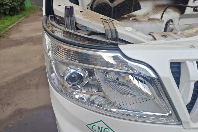 Used CHANGAN KAICHENG Ruixing M60 2023 1.6L CNG Comfort Van 2 Seats Right Front Headlight