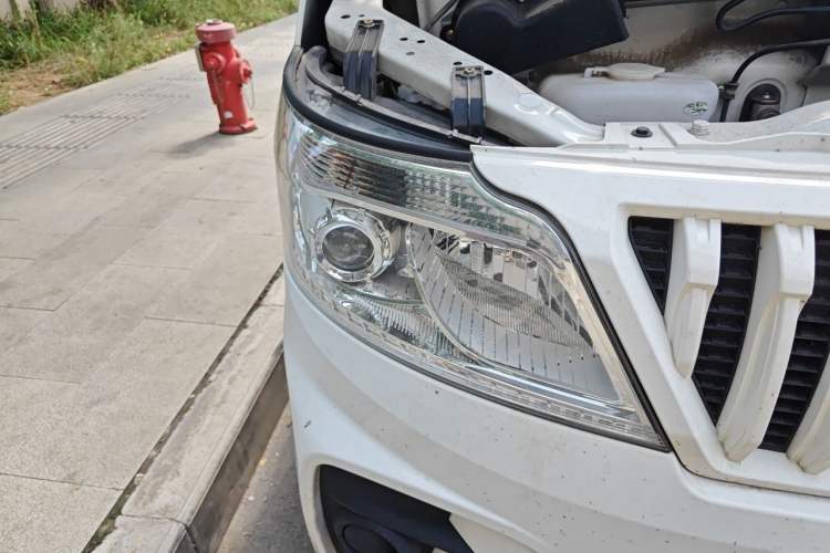 Used CHANGAN KAICHENG Ruixing M60 2023 1.6L CNG Comfort Van 2 Seats Right Front Headlight