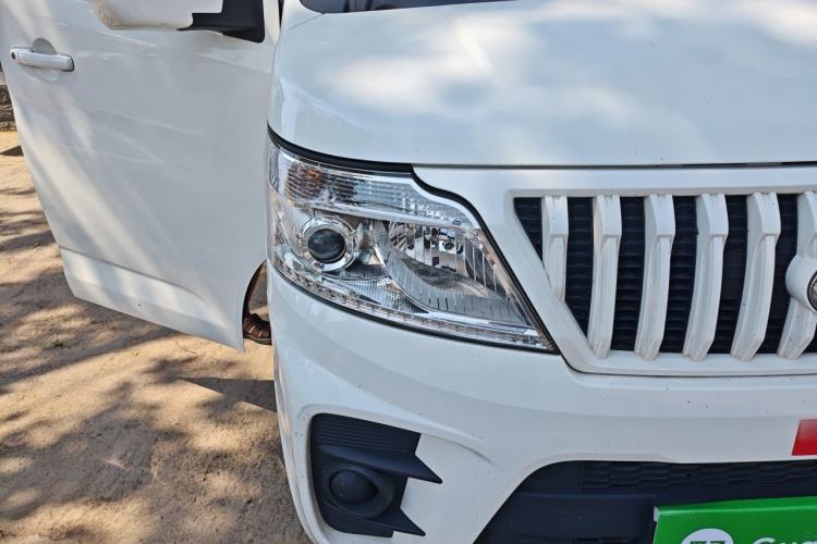Used CHANGAN KAICHENG Ruixing M60 2023 1.5L GDI Comfort-Class Passenger Vehicle 6/7 Seats Right Front Headlight