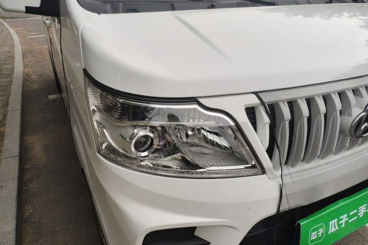 Used CHANGAN KAICHENG Ruixing M60 2023 1.5L GDI Comfort-Class Passenger Vehicle 6/7 Seats Right Front Headlight