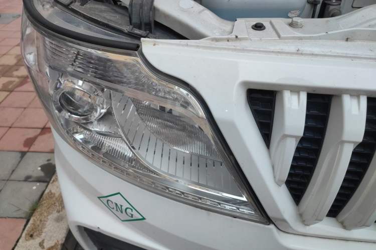 Used CHANGAN KAICHENG Ruixing M60 2023 1.6L CNG Comfort Van 2 Seats Right Front Headlight