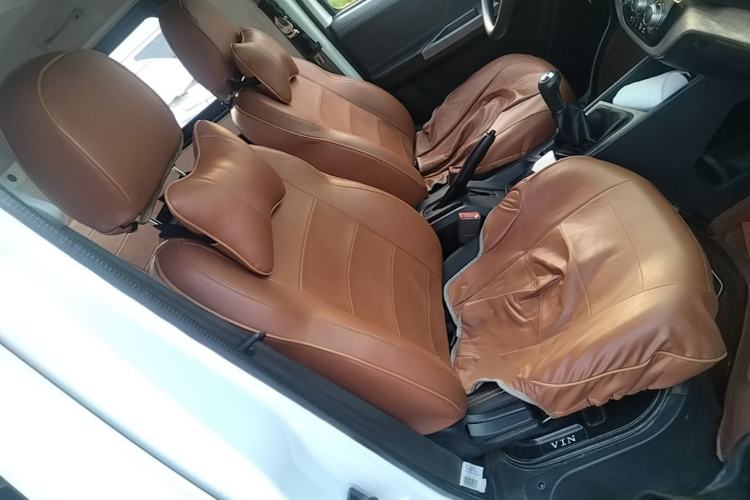 Used CHANGAN KAICHENG Ruixing M60 2023 1.5L GDI Comfort-Class Passenger Vehicle 6/7 Seats Right Front Seat