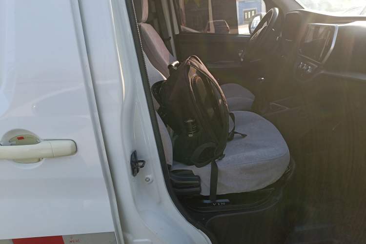 Used CHANGAN KAICHENG Ruixing M60 2023 1.5L GDI Elite Van 2 Seats Right Front Seat