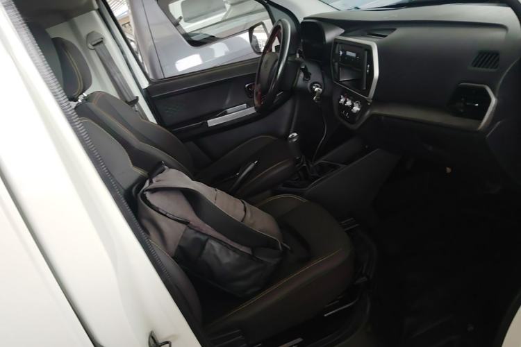 Used CHANGAN KAICHENG Ruixing M60 2023 1.5L GDI Comfort-Class Passenger Vehicle 6/7 Seats Right Front Seat