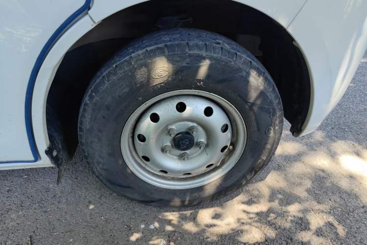 Used CHANGAN KAICHENG Ruixing M60  Right Front Wheel Hub