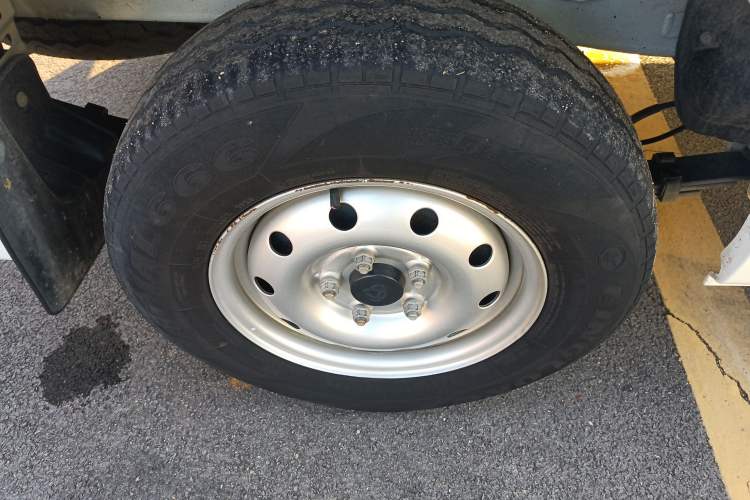 Used CHANGAN KAICHENG Ruixing M60 2023 1.5L GDI Elite Van 2 Seats Right Rear Wheel Hub