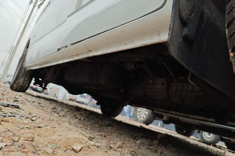 Used CHANGAN KAICHENG Ruixing M60 2023 1.5L GDI Comfort-Class Passenger Vehicle 6/7 Seats Right Side Sill