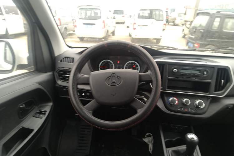 Used CHANGAN KAICHENG Ruixing M60 2023 1.5L GDI Comfort-Class Passenger Vehicle 6/7 Seats Steering Wheel