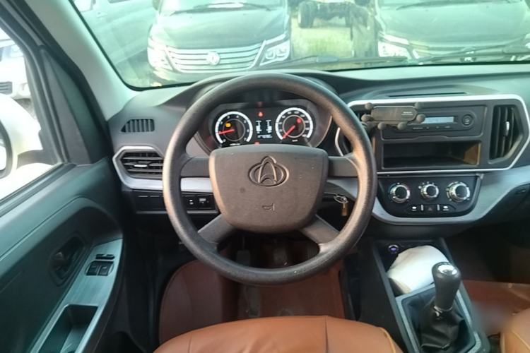 Used CHANGAN KAICHENG Ruixing M60 2023 1.5L GDI Comfort-Class Passenger Vehicle 6/7 Seats Steering Wheel