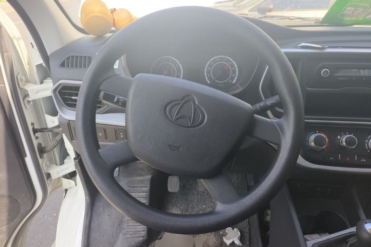 Used CHANGAN KAICHENG Ruixing M60 2023 1.5L GDI Comfort-Class Passenger Vehicle 6/7 Seats Steering Wheel