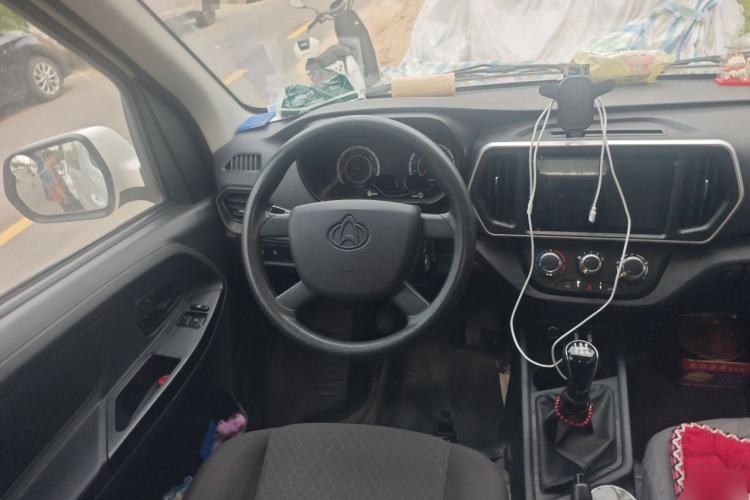 Used CHANGAN KAICHENG Ruixing M60 2023 1.6L CNG Comfort-Grade 6-Seater Passenger Vehicle Steering Wheel