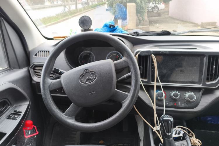 Used CHANGAN KAICHENG Ruixing M60 2023 1.6L CNG Comfort-Grade 6-Seater Passenger Vehicle Steering Wheel