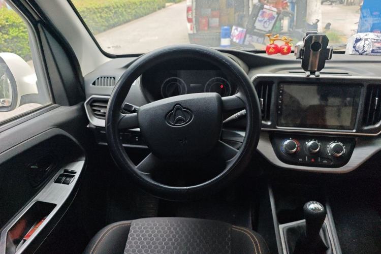 Used CHANGAN KAICHENG Ruixing M60 2023 1.5L GDI Elite-Class Passenger Vehicle 6/7 Seats Steering Wheel