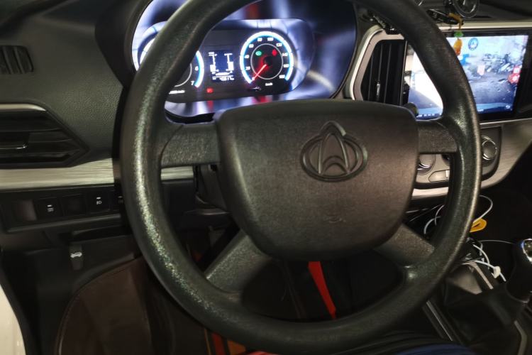 Used CHANGAN KAICHENG Ruixing M60 2023 1.6L CNG Comfort-Grade 6-Seater Passenger Vehicle Steering Wheel