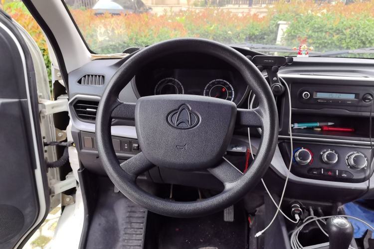 Used CHANGAN KAICHENG Ruixing M60 2023 1.5L GDI Comfort-Class Passenger Vehicle 6/7 Seats Steering Wheel