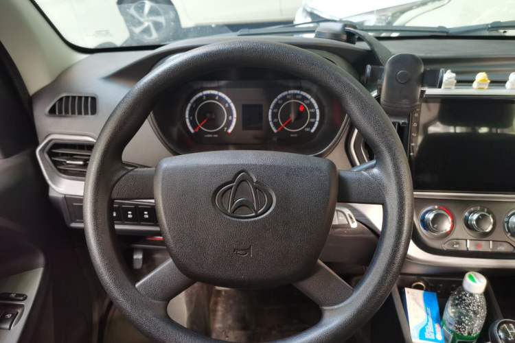 Used CHANGAN KAICHENG Ruixing M60 2023 1.6L CNG Comfort-Grade 6-Seater Passenger Vehicle Steering Wheel